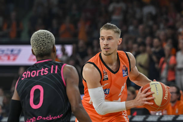 评论员指出 评论员指出